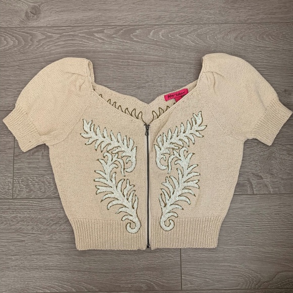 Betsey Johnson Tops - Betsey Johnson Cap Sleeve Crop Top Sweater